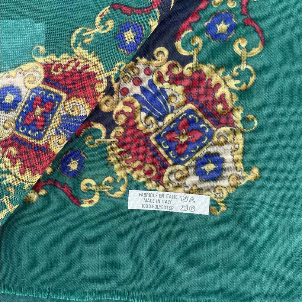 Elegant Green and Gold Scarf - Picture 4 of 5